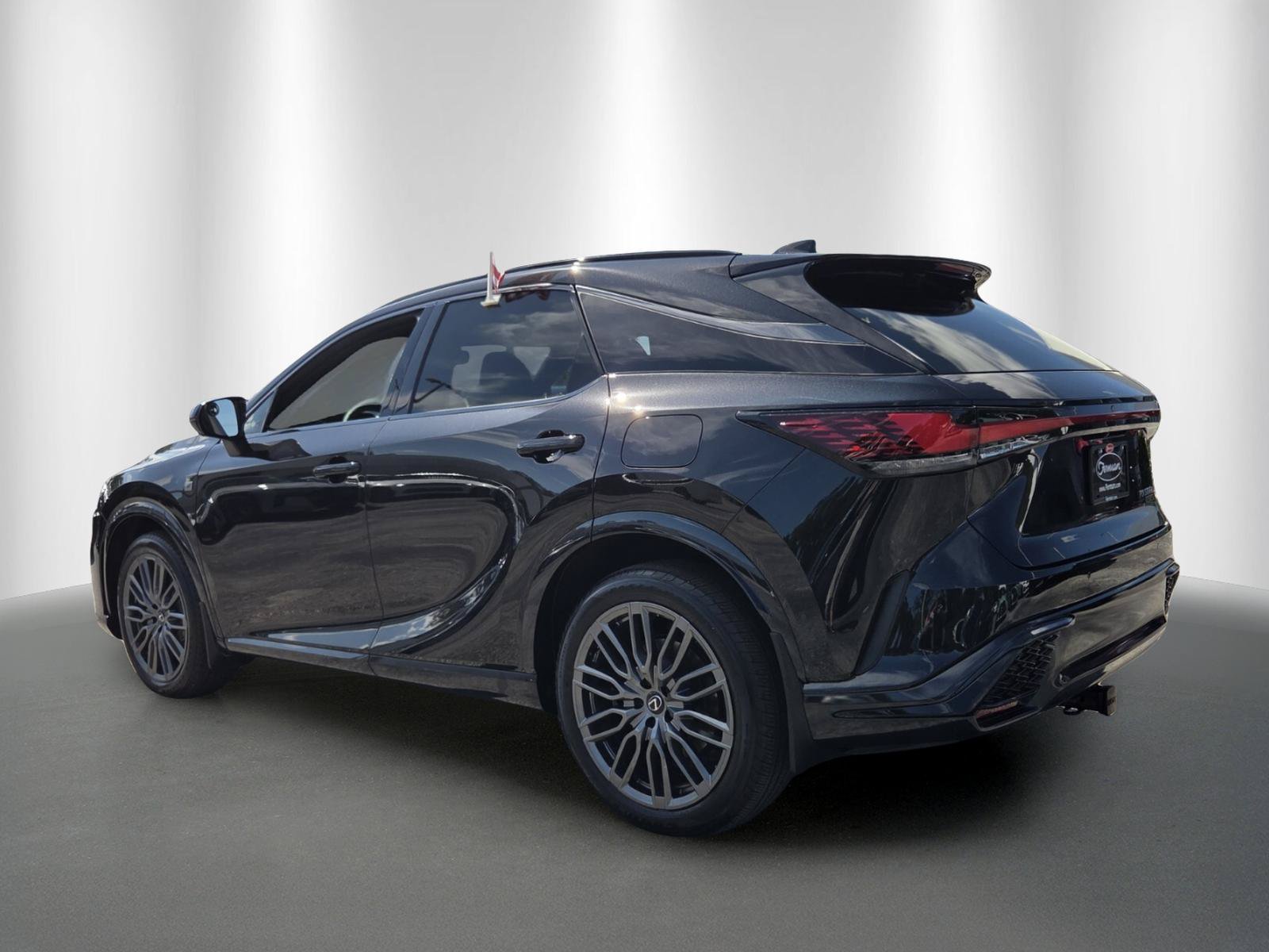 Used 2023 Lexus RX 500h F Sport w/ Cold Area Package AWD/4WD image 5
