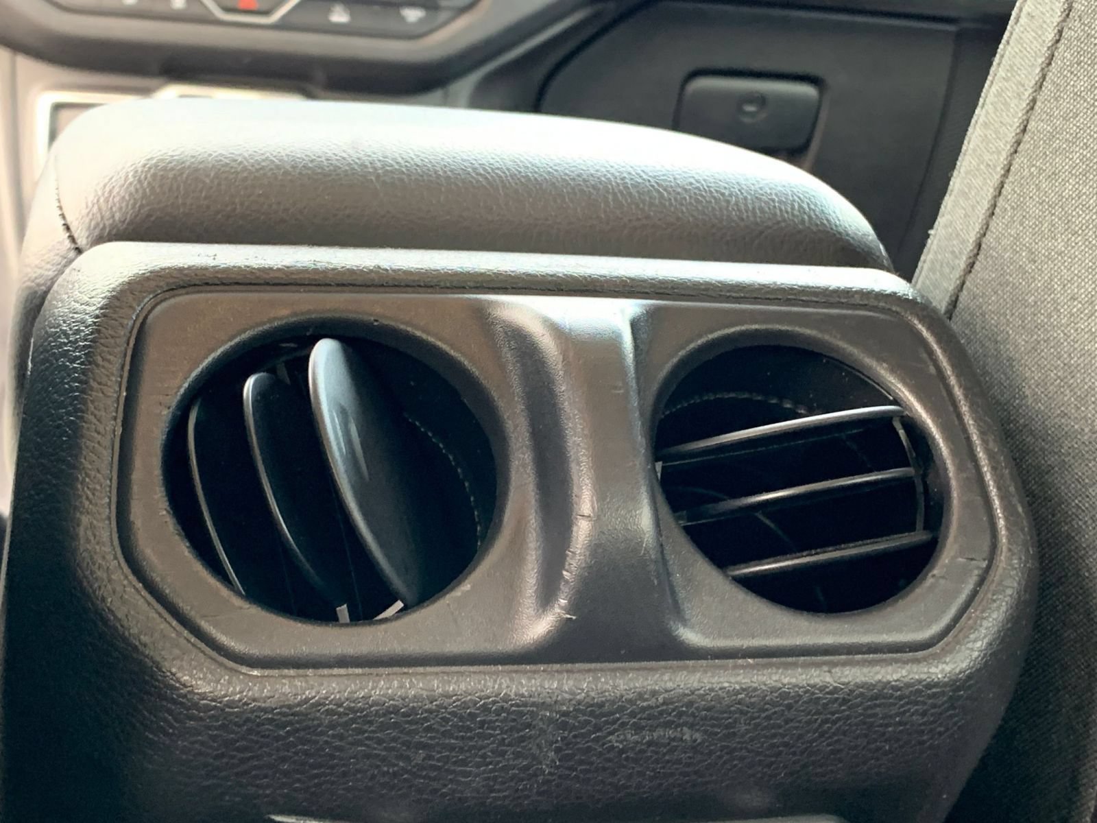 Used 2025 Jeep Wrangler Unlimited Sport AWD/4WD image 59