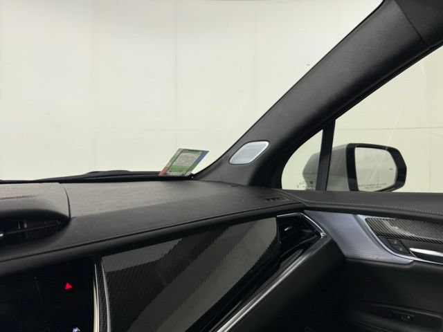 Certified 2025 Cadillac XT6 Sport w/ LPO, Red Accent Package AWD/4WD image 17