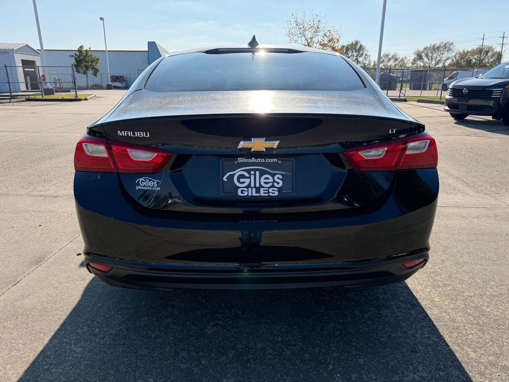 Used 2016 Chevrolet Malibu LT w/ Leather Package image 4