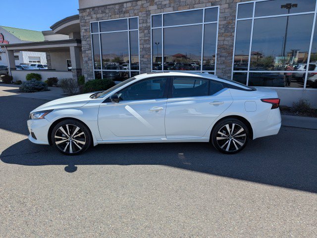 Used 2021 Nissan Altima 2.5 SR w/ SR Premium Package image 2