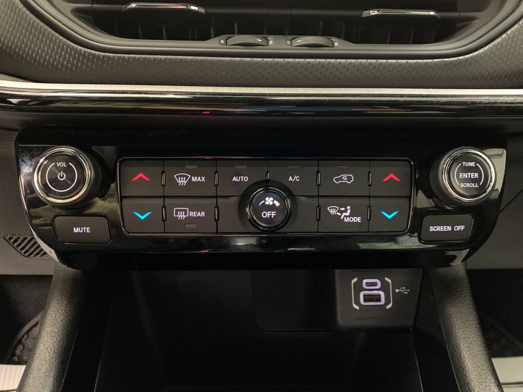 Used 2024 Jeep Compass Trailhawk image 6