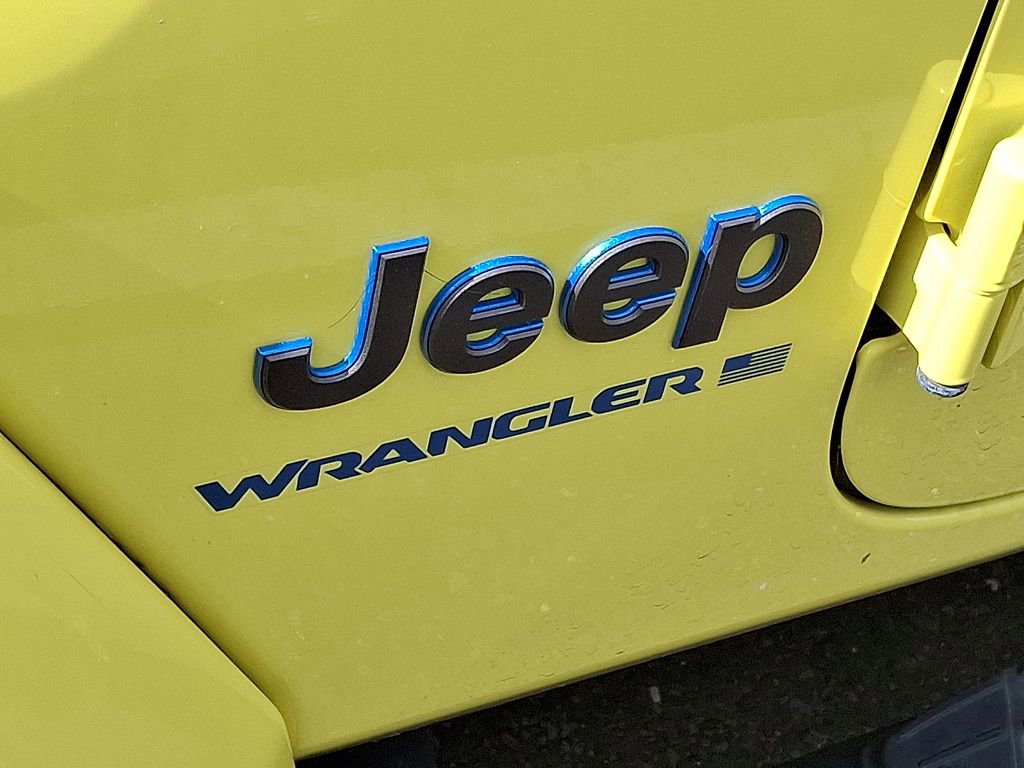 Used 2024 Jeep Wrangler Unlimited w/ Convenience Group AWD/4WD image 9