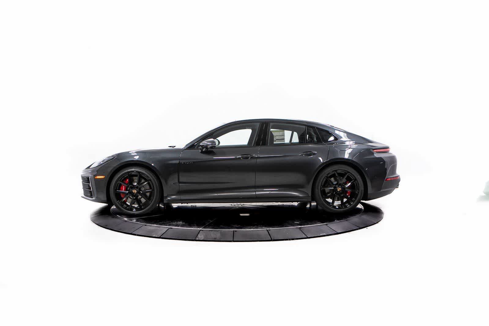 New 2026 Porsche Panamera 4S image 2