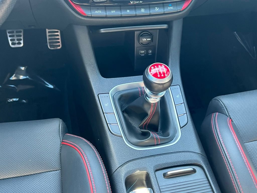 Used 2018 Hyundai Elantra GT Sport FWD image 18