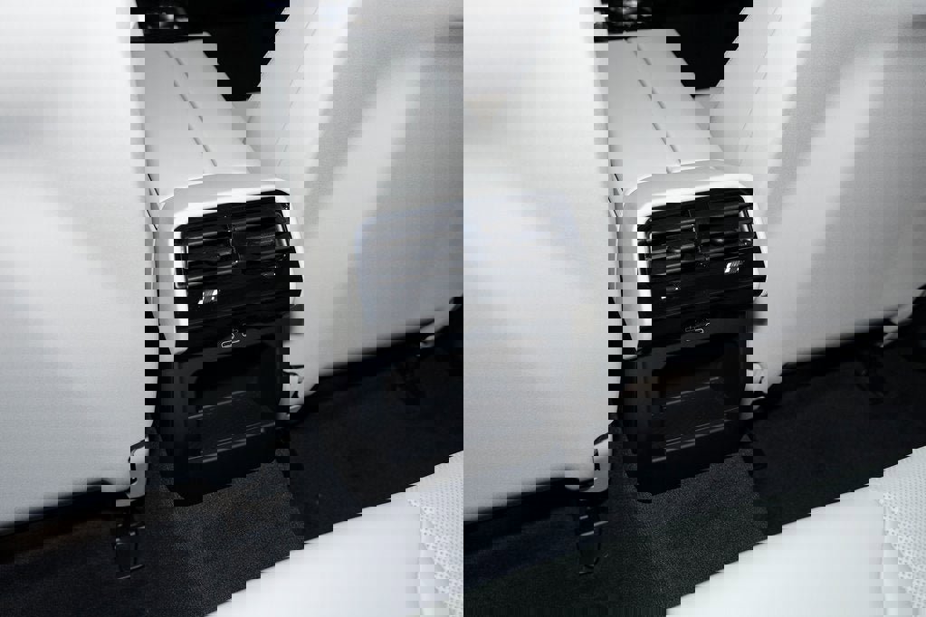 Used 2025 BMW 530i xDrive image 36