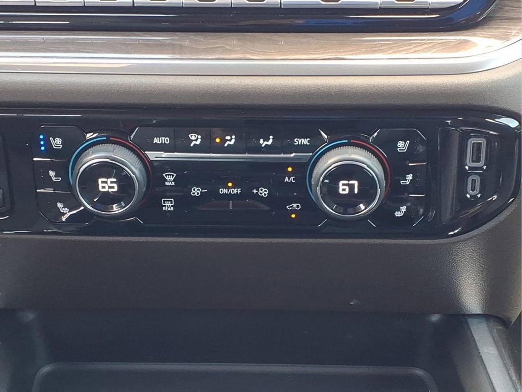 Used 2024 Chevrolet Silverado 2500 LTZ w/ LTZ Convenience Package image 21