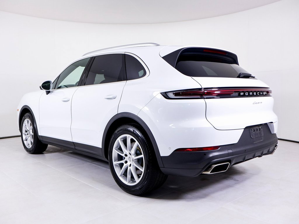 Used 2024 Porsche Cayenne image 3