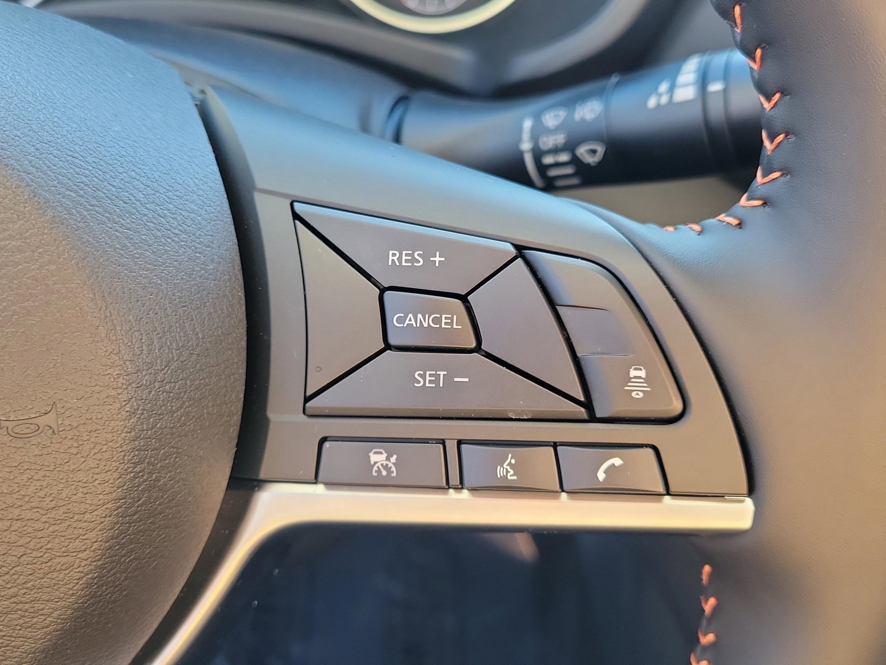 Certified 2025 Nissan Sentra SR image 26