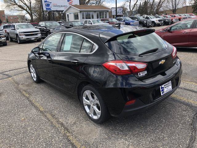 Used 2018 Chevrolet Cruze Premier FWD image 5