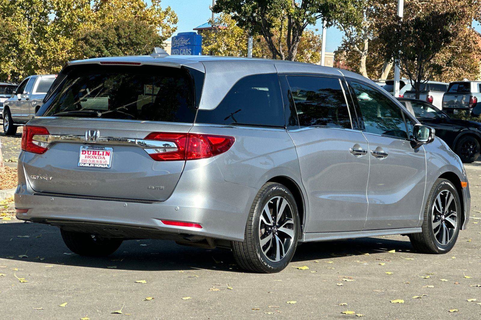 Used 2018 Honda Odyssey Elite image 4
