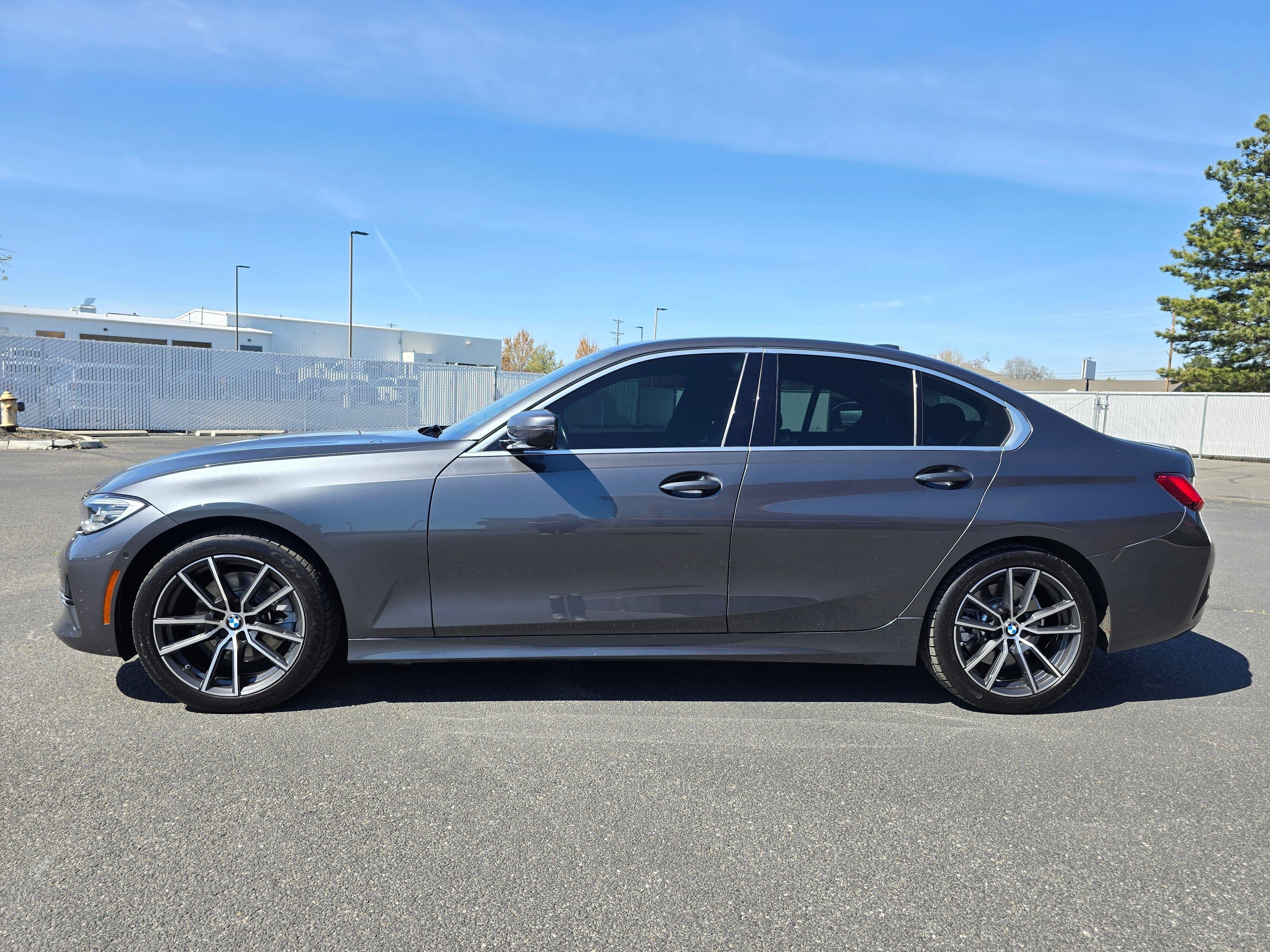 Used 2021 BMW 330i xDrive Sedan w/ Convenience Package image 3