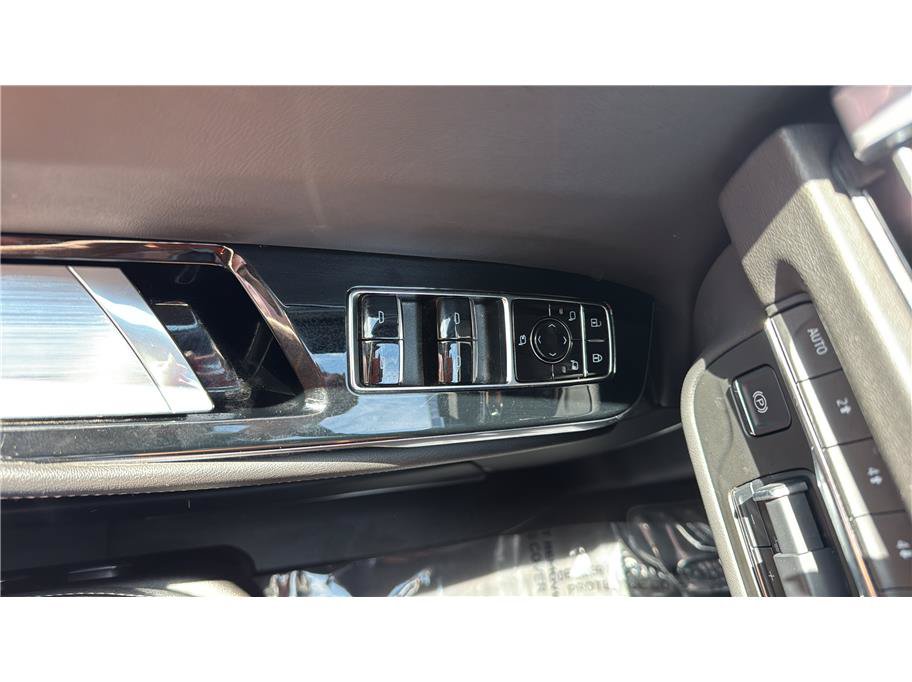 Used 2025 Cadillac Escalade ESV Sport w/ Touring Package AWD/4WD image 37