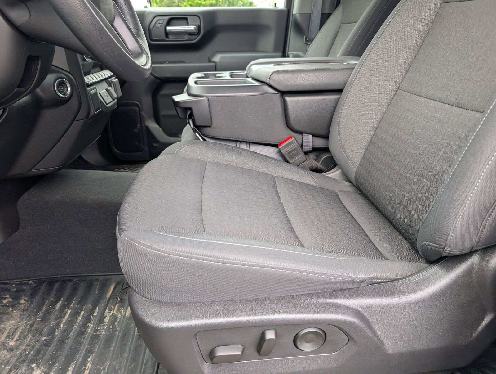 Used 2025 GMC Sierra 1500 Pro w/ Graphite Edition image 7