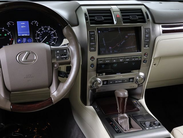 Used 2019 Lexus GX 460 Premium w/ Premium Package AWD/4WD image 18
