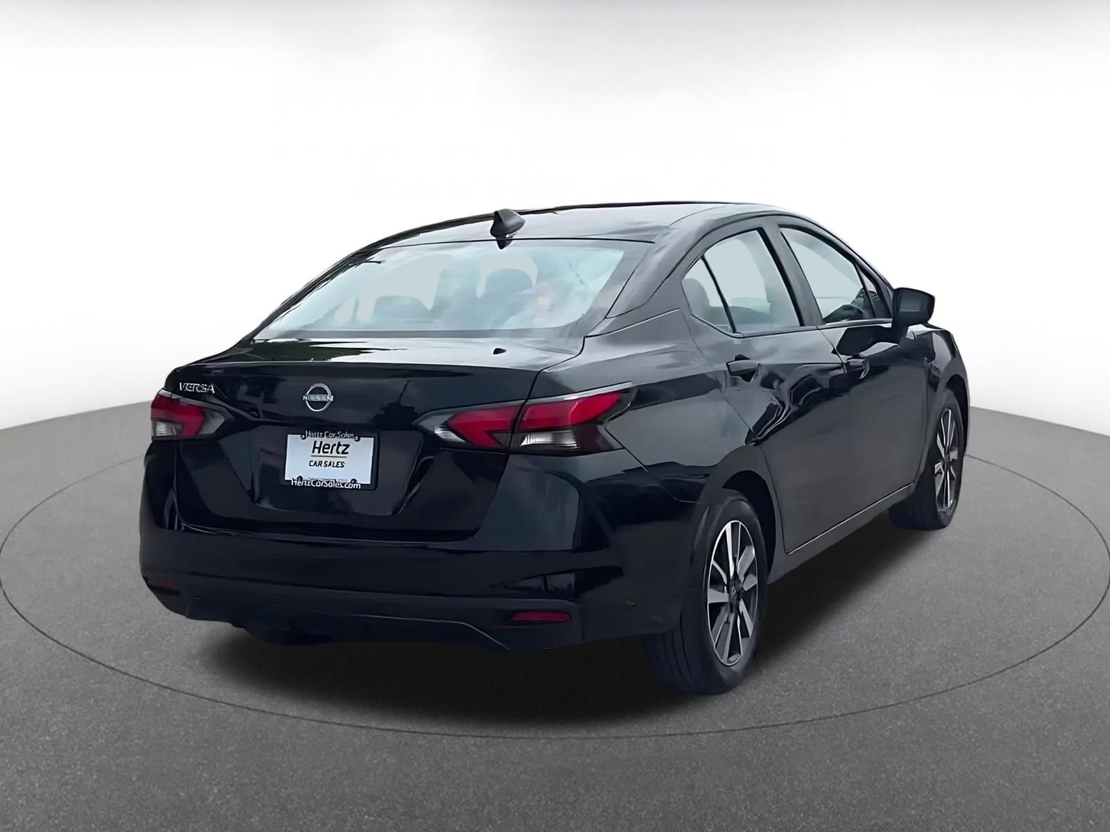 Used 2025 Nissan Versa SV FWD image 11
