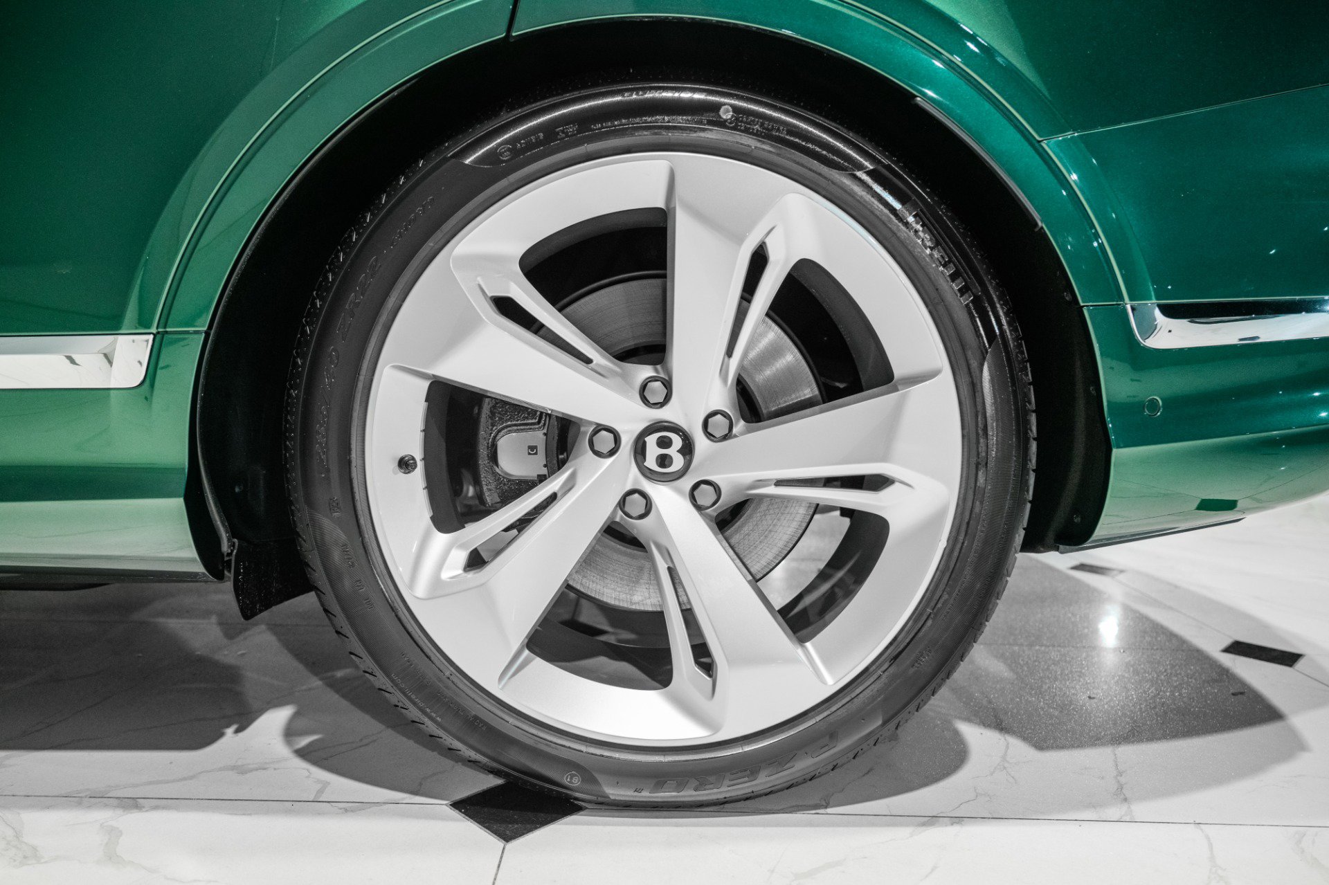 New 2025 Bentley Bentayga image 14