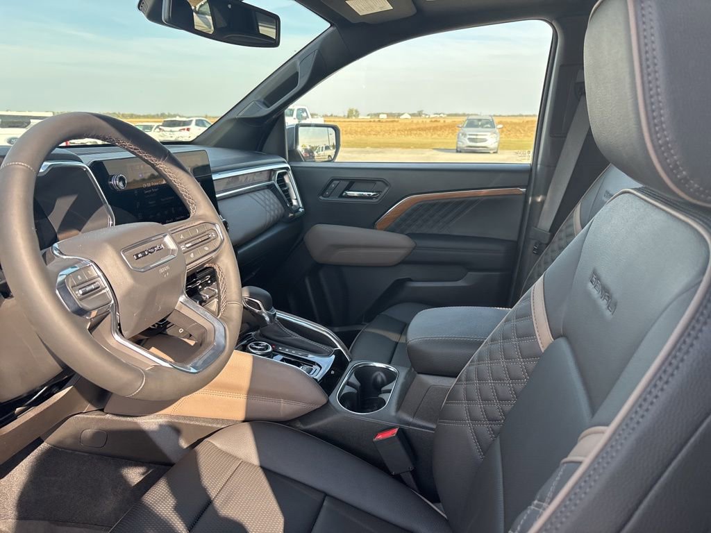 Used 2026 GMC Canyon Denali image 13