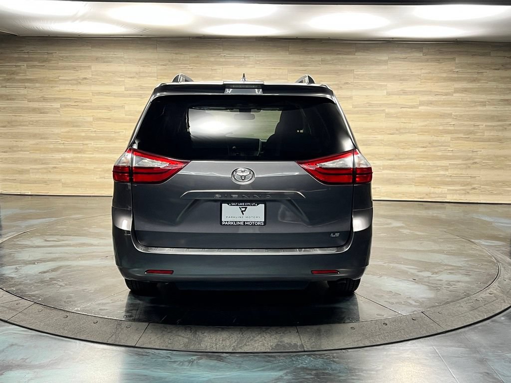 Used 2019 Toyota Sienna LE FWD image 19
