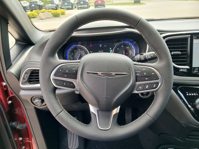 New 2026 Chrysler Pacifica Select AWD/4WD image 21
