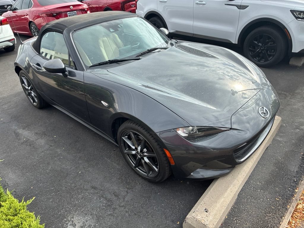 Used 2016 MAZDA MX-5 Miata Grand Touring RWD image 2
