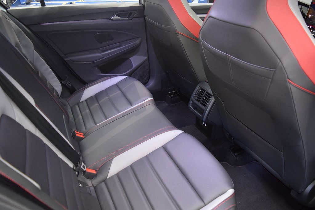 New 2025 Volkswagen GTI SE image 6