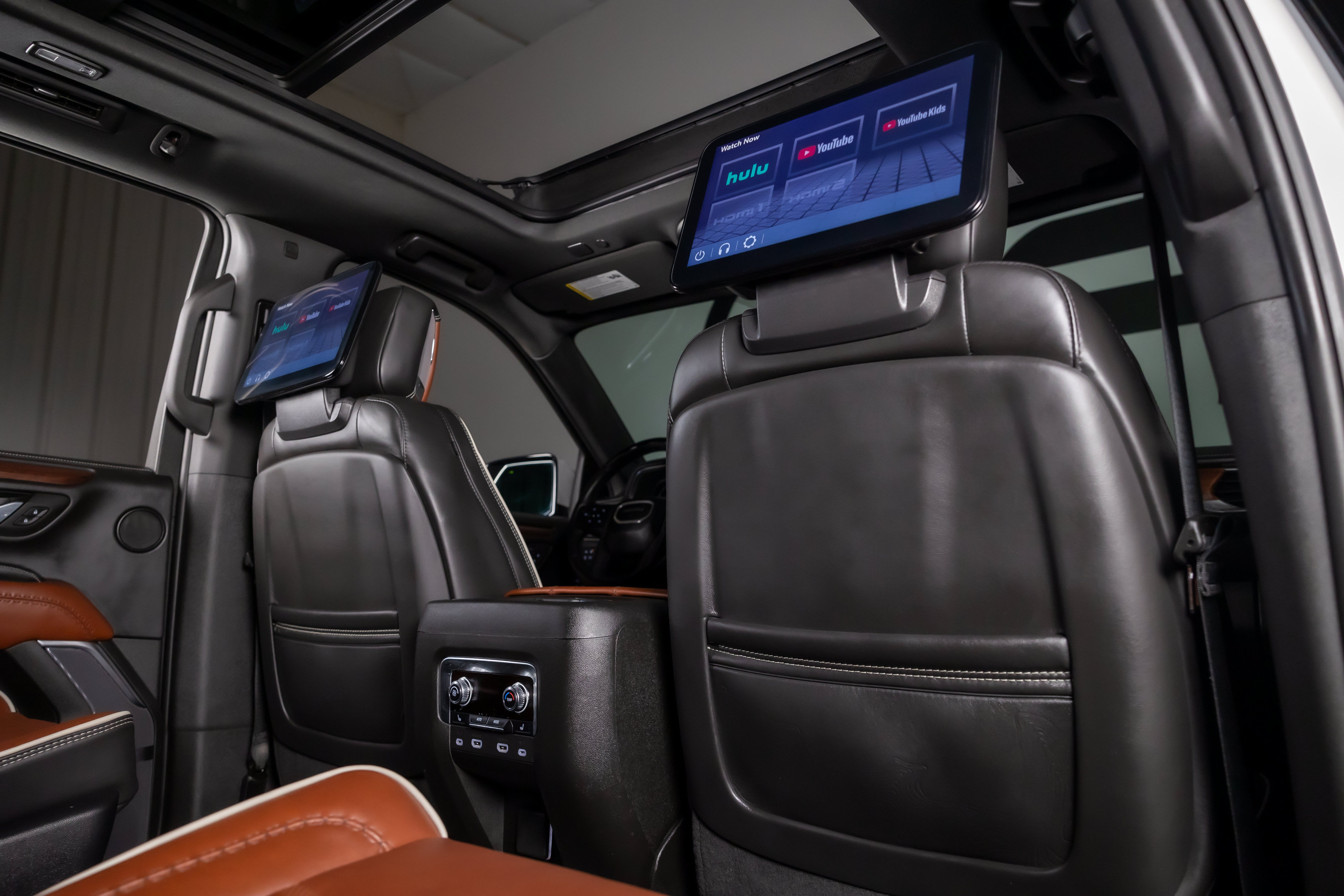 Used 2023 GMC Yukon Denali Ultimate AWD/4WD image 22