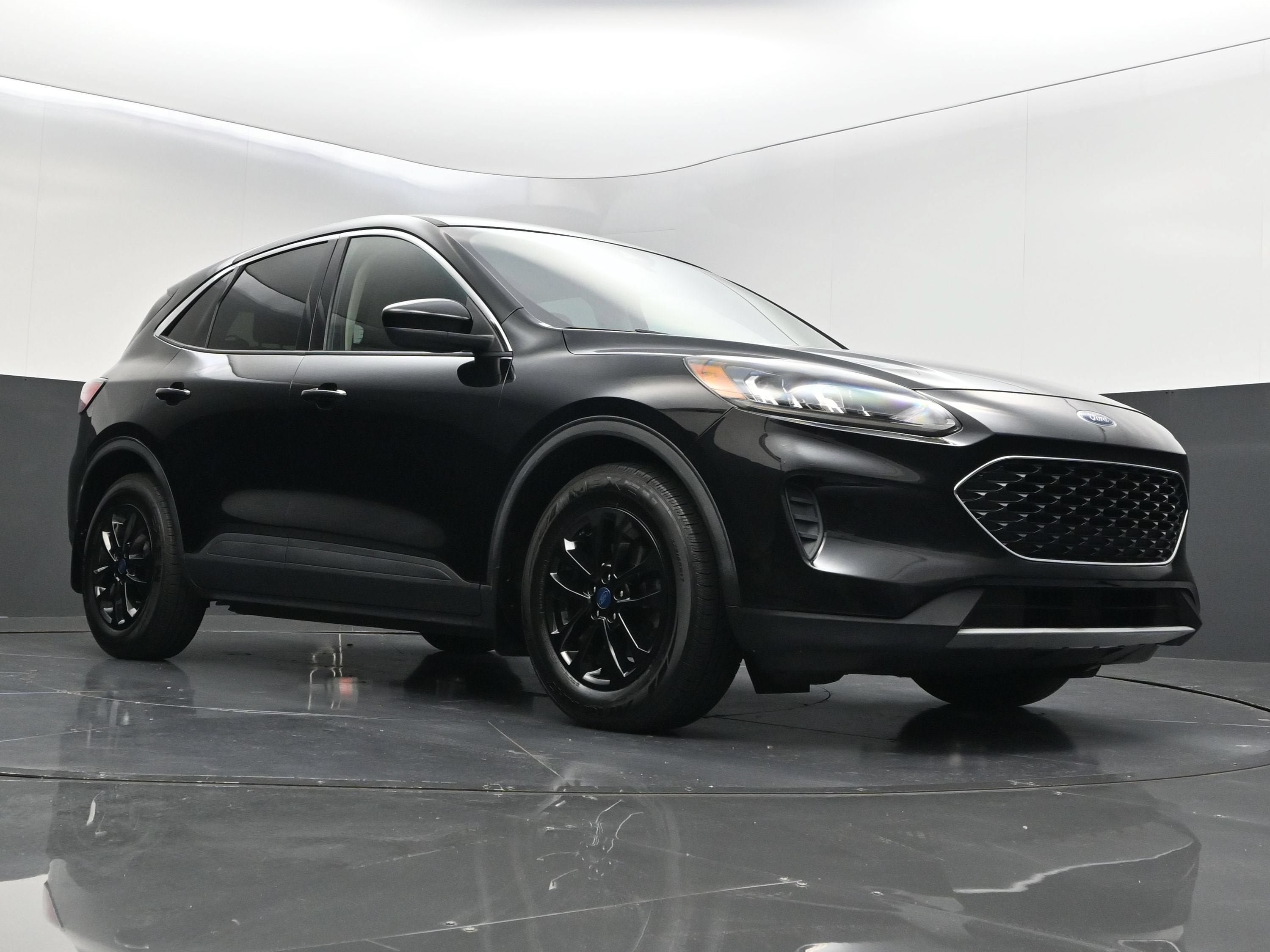 Used 2020 Ford Escape SE FWD image 37