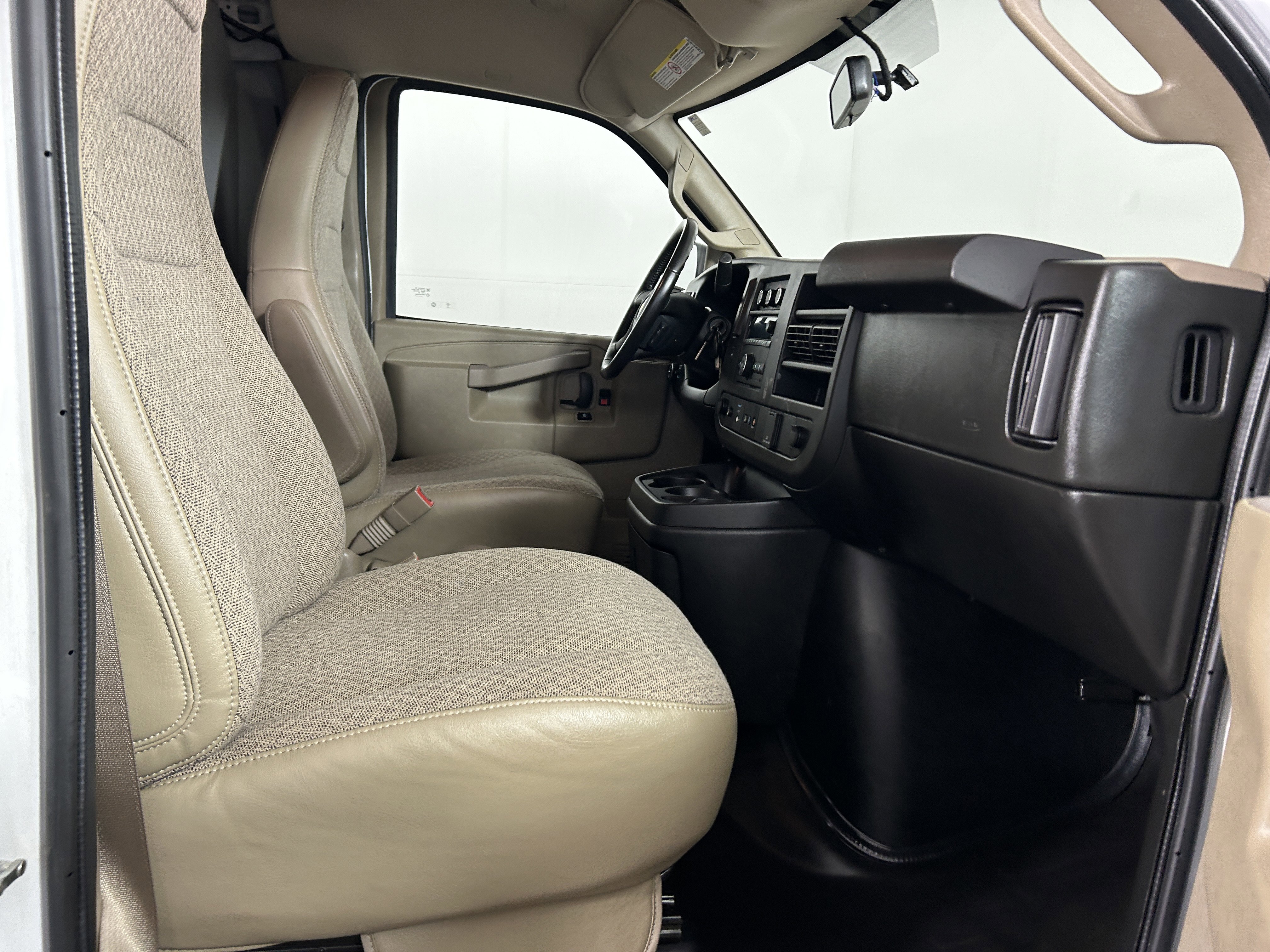 Used 2021 Chevrolet Express 2500 w/ Driver Convenience Package RWD image 24
