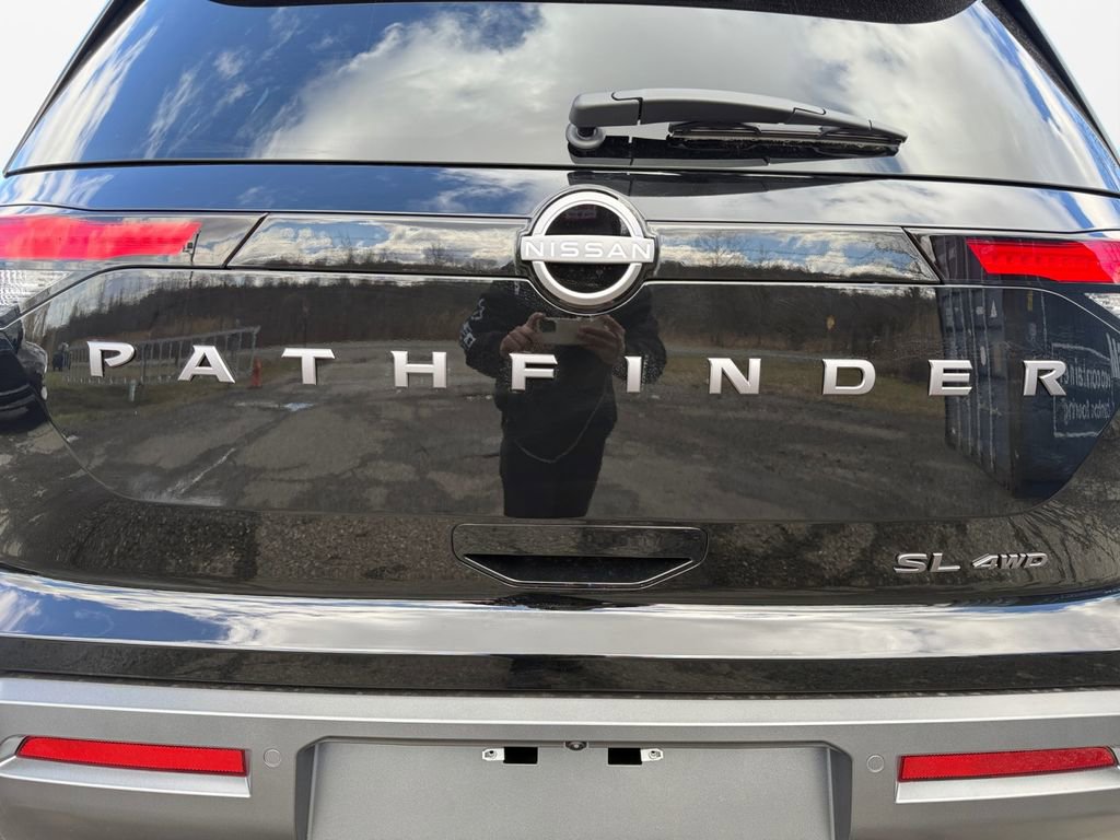 New 2026 Nissan Pathfinder SL image 17