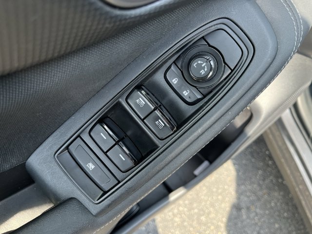 Used 2023 Subaru Forester Premium AWD/4WD image 18