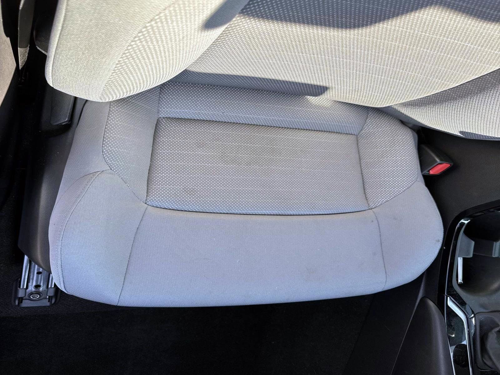 Used 2025 Toyota Corolla SE image 13