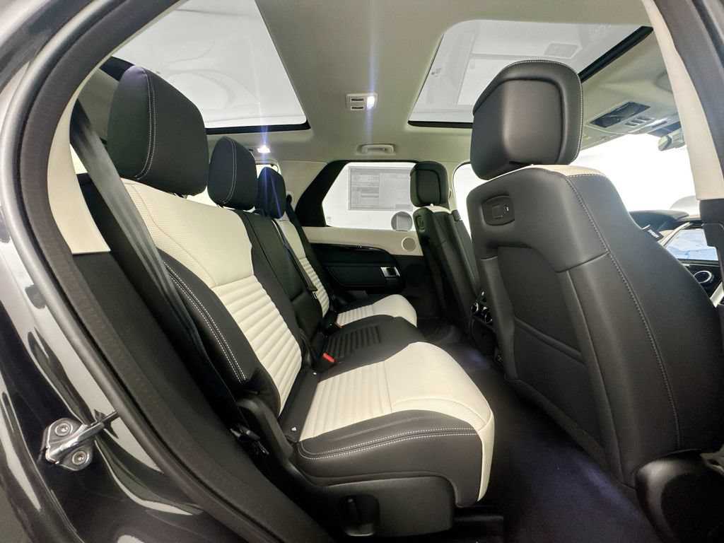 New 2026 Land Rover Discovery S AWD/4WD image 27