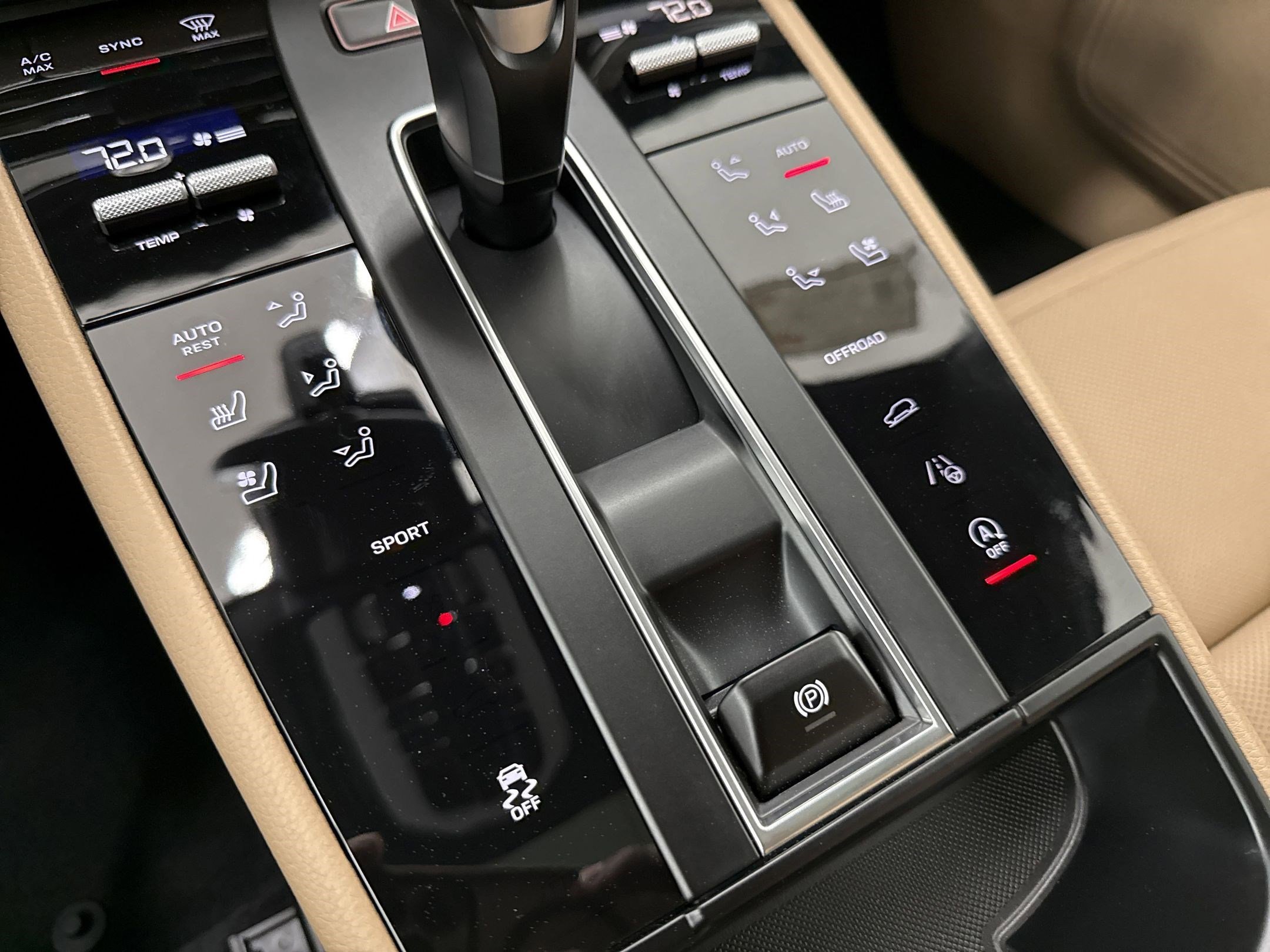 New 2025 Porsche Macan Turbo image 29