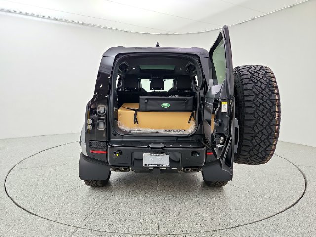 New 2026 Land Rover Defender 110 OCTA AWD/4WD image 19