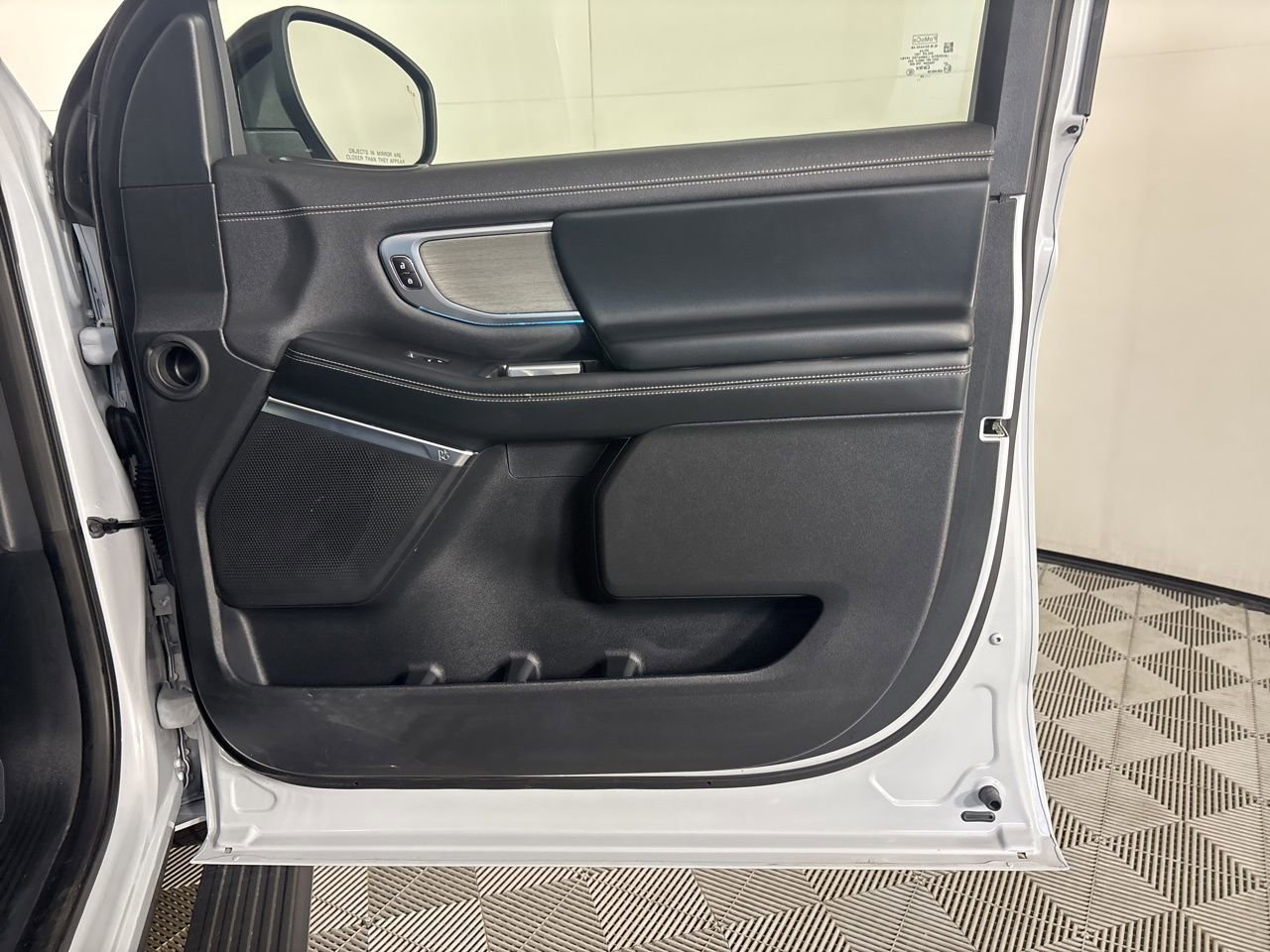 Used 2025 Ford Expedition Platinum image 26