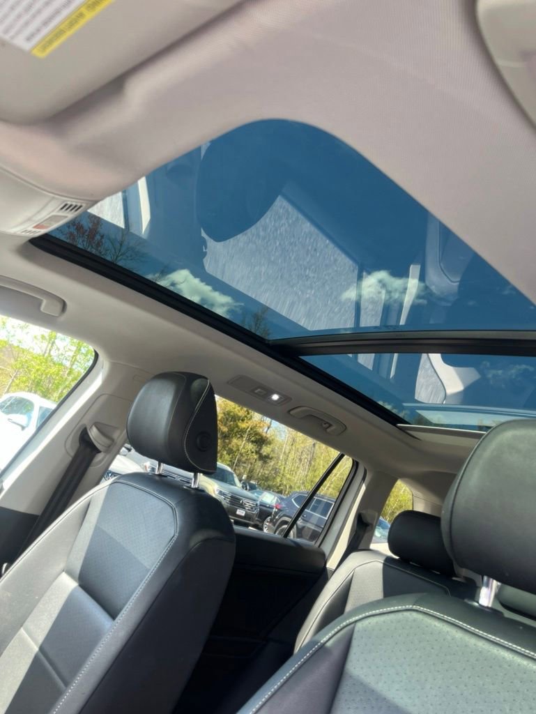 Used 2021 Volkswagen Tiguan SE w/ Panoramic Sunroof Package AWD/4WD image 21