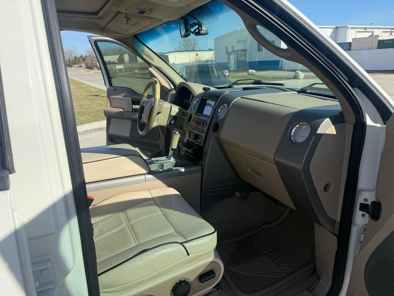 Used 2006 Lincoln Mark LT 4x4 image 21
