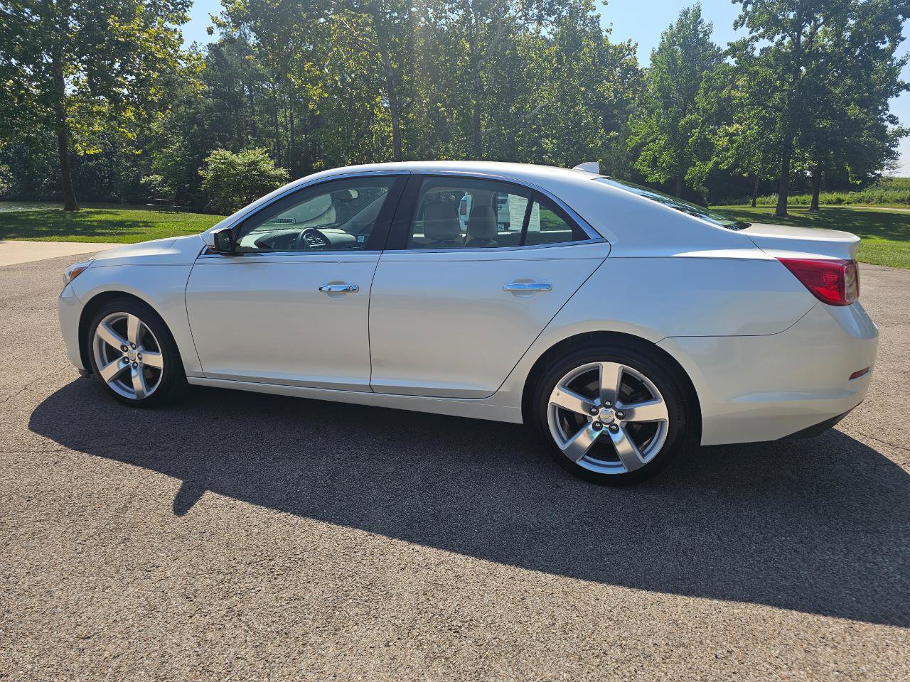 Used 2013 Chevrolet Malibu LTZ FWD image 8