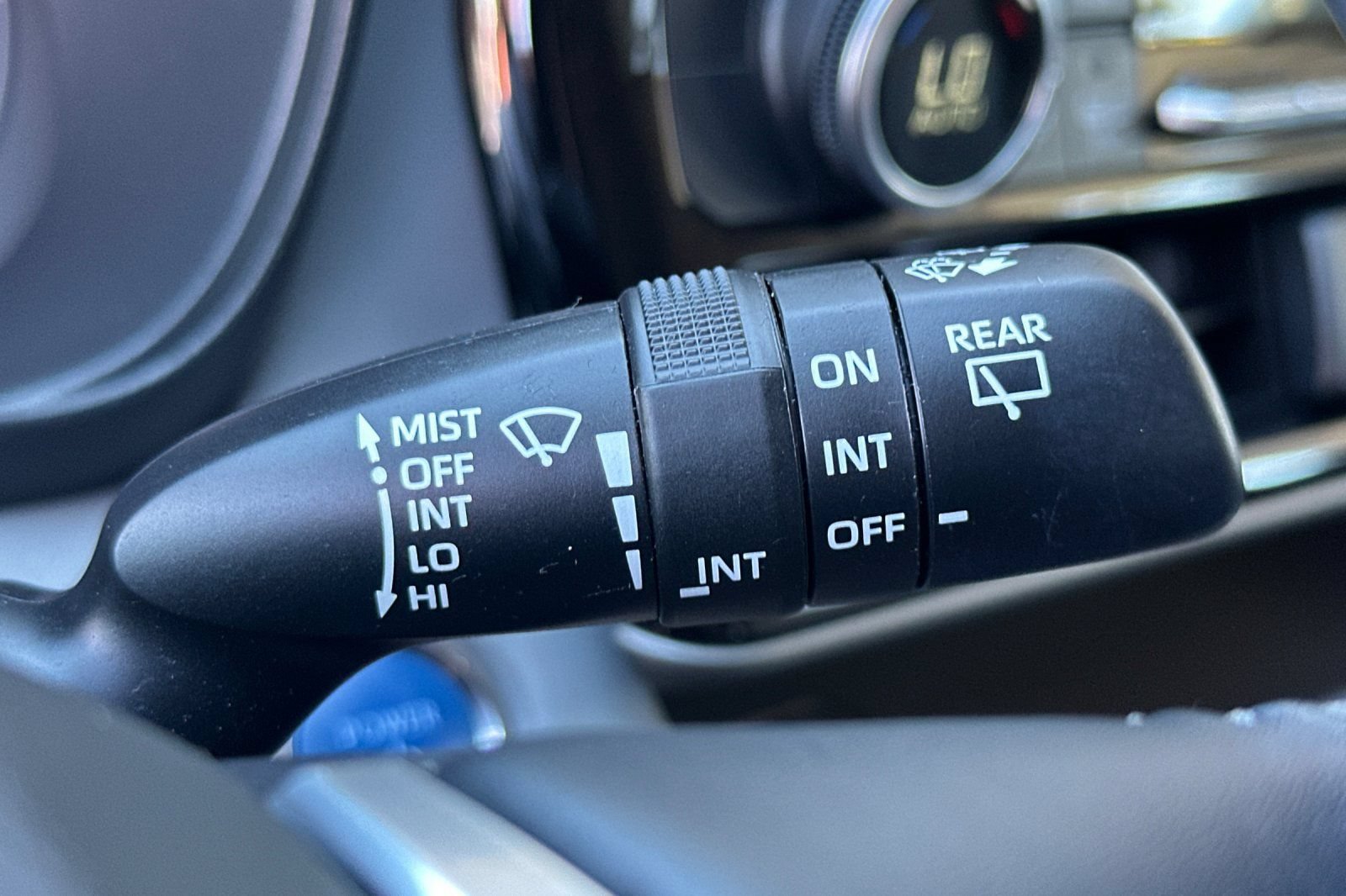 Used 2021 Toyota Highlander LE AWD/4WD image 41