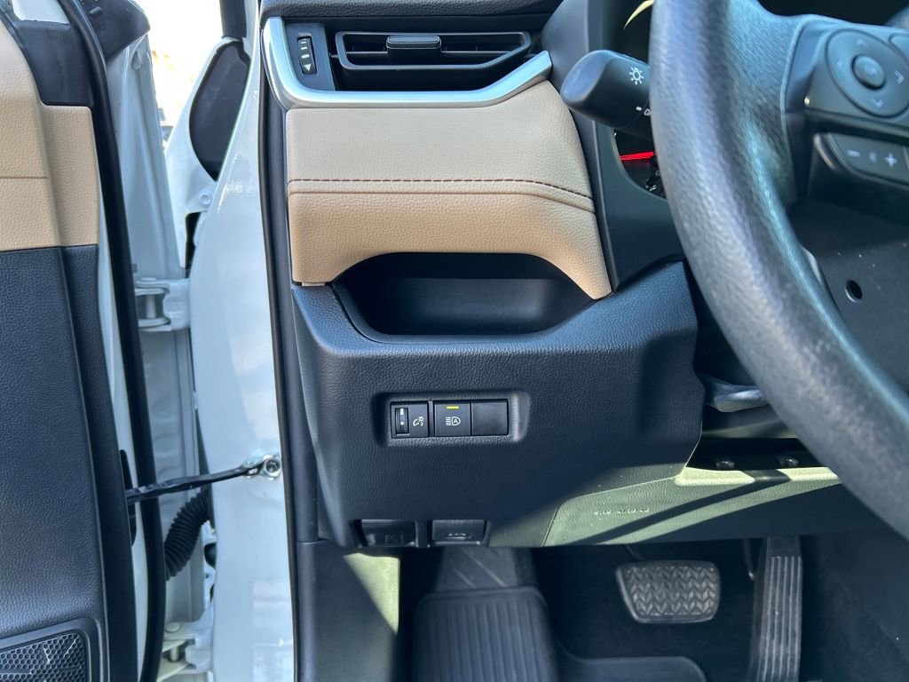 Used 2021 Toyota RAV4 LE image 22