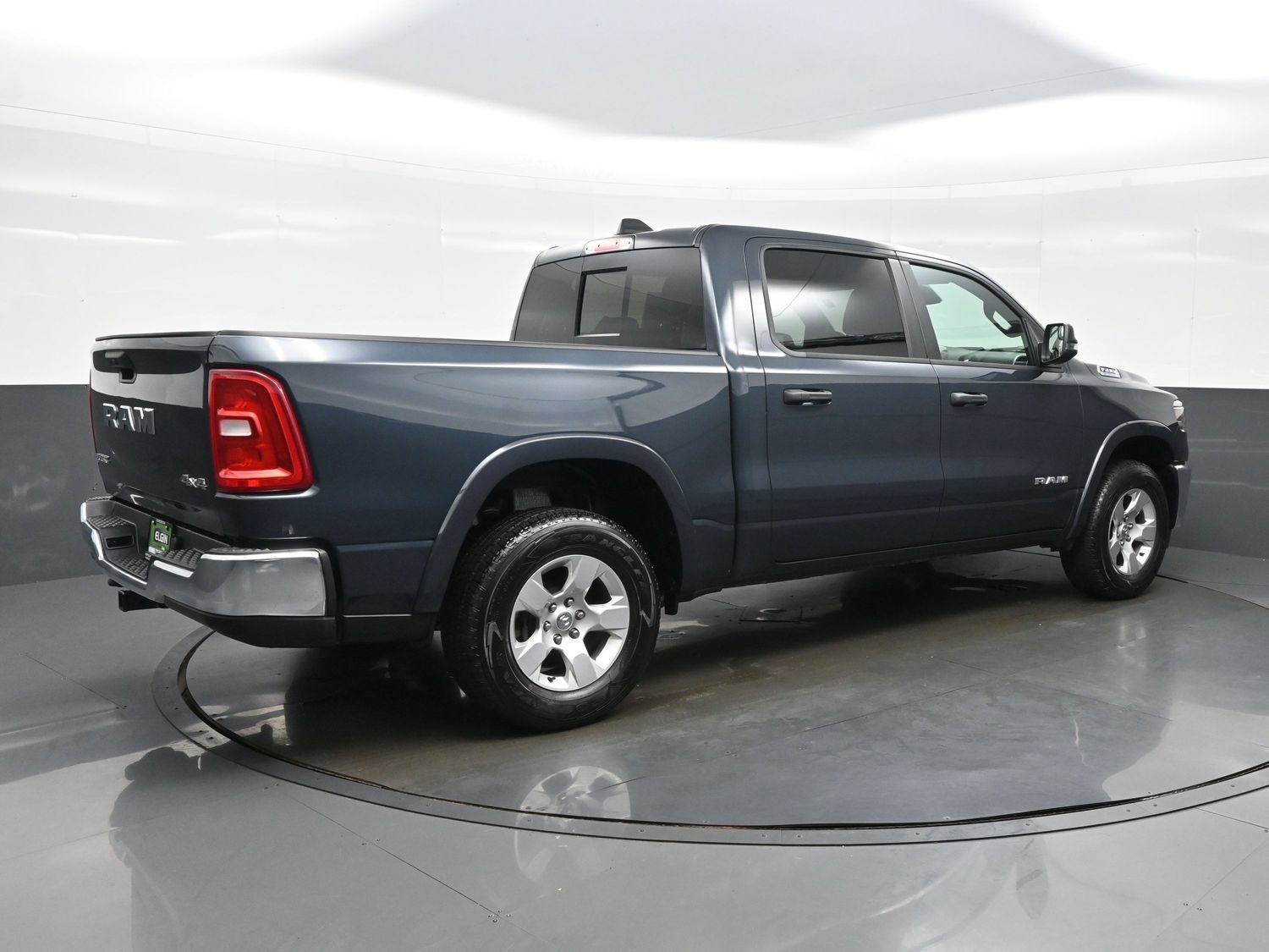 Used 2025 RAM 1500 Big Horn AWD/4WD image 8
