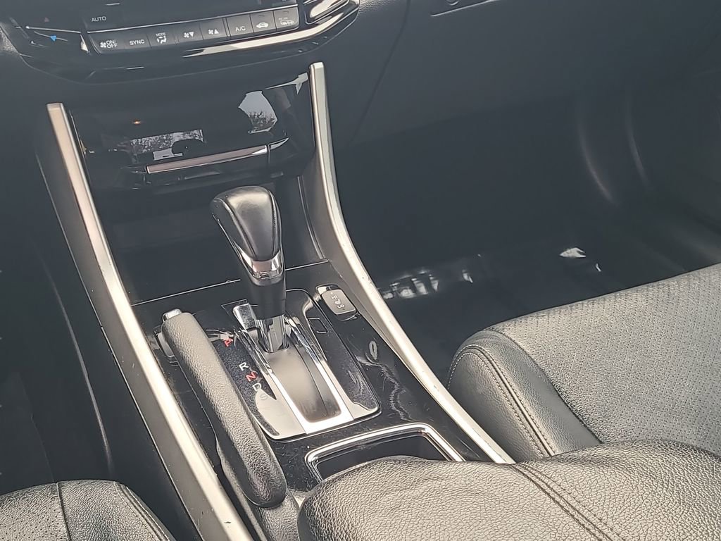 Used 2017 Honda Accord Touring image 18
