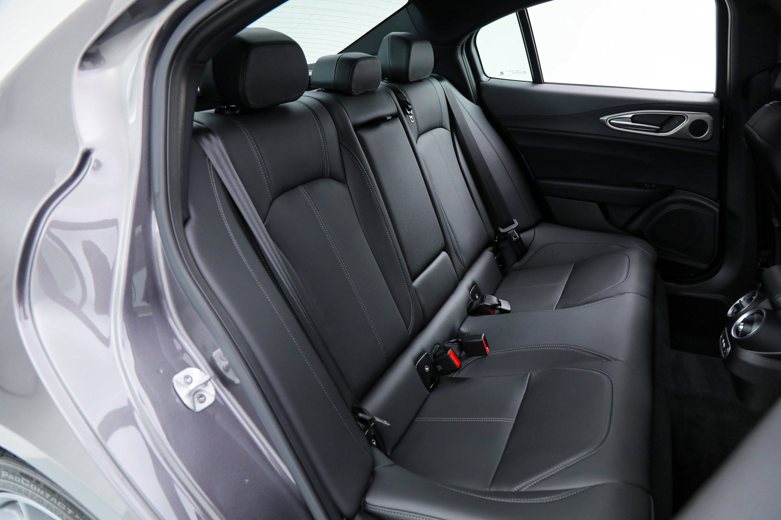 Used 2025 Alfa Romeo Giulia w/ Driving Assist Package image 17