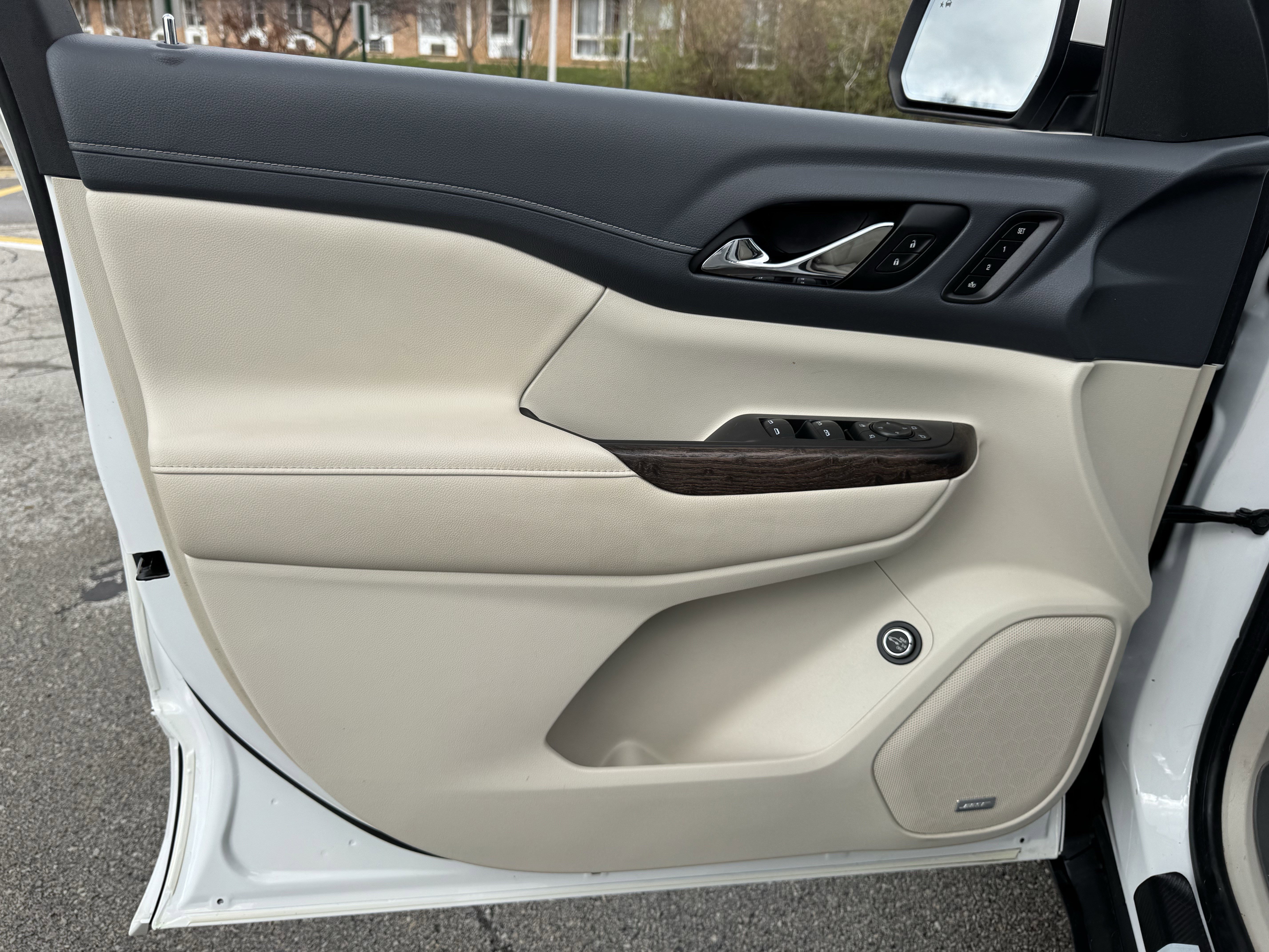 Used 2020 GMC Acadia Denali w/ Technology Package image 23