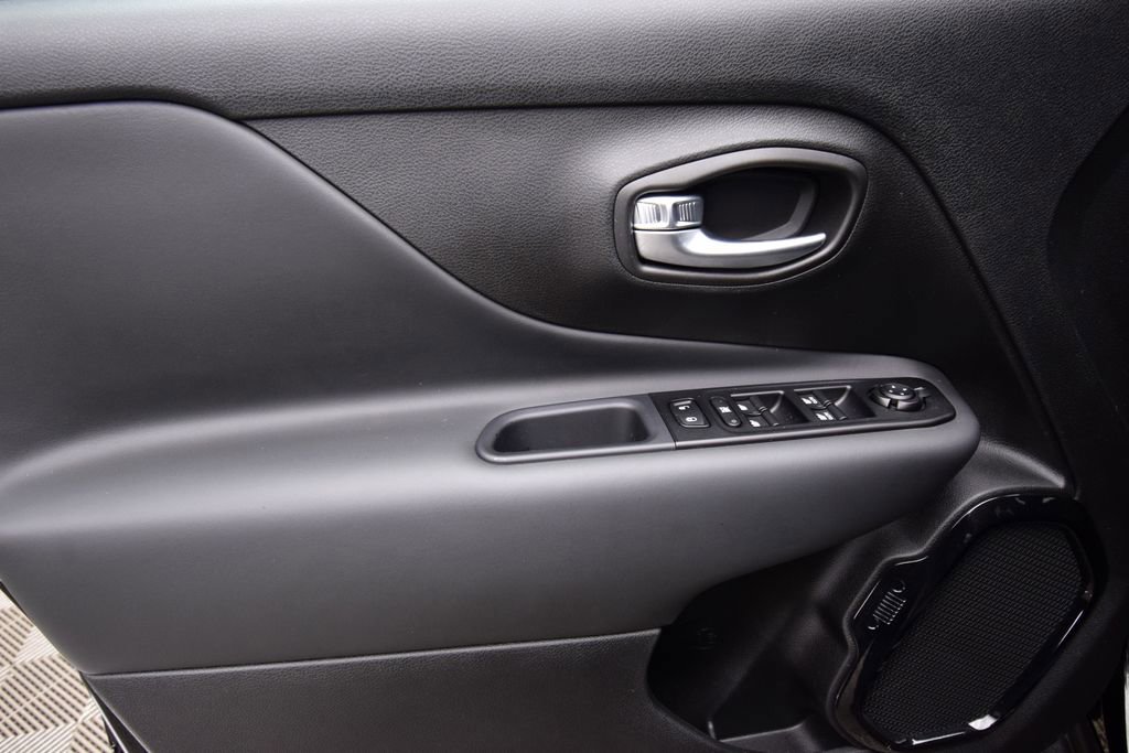 Certified 2022 Jeep Renegade Altitude image 24