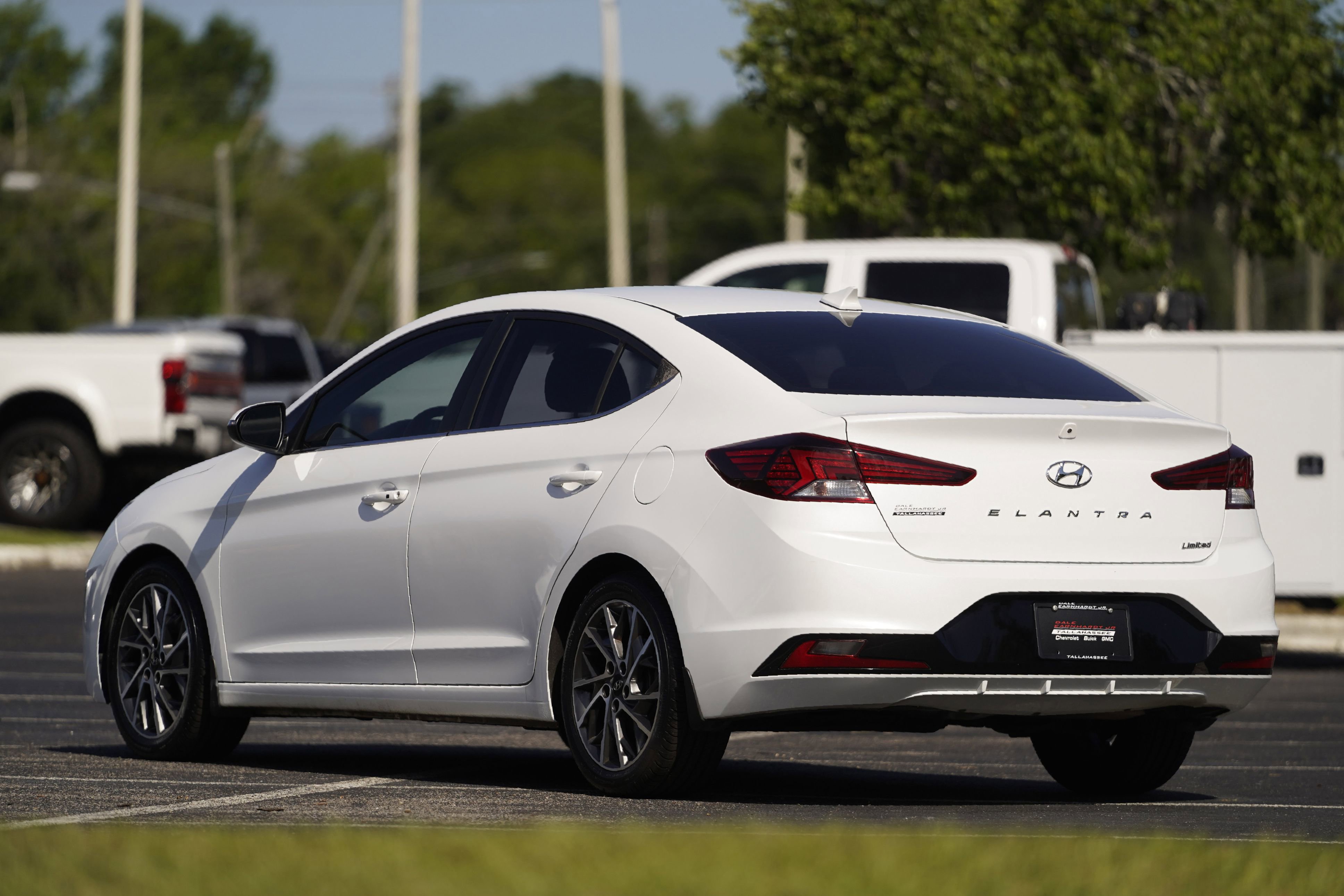 Used 2020 Hyundai Elantra Limited w/ Ultimate Package 03 FWD image 3