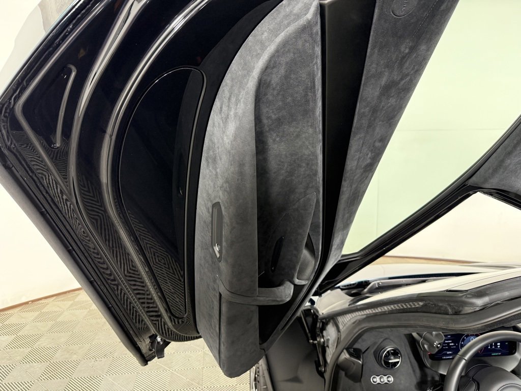 Used 2024 McLaren 750S image 18