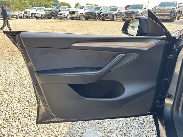 Used 2025 Tesla Model Y Long Range AWD/4WD image 22