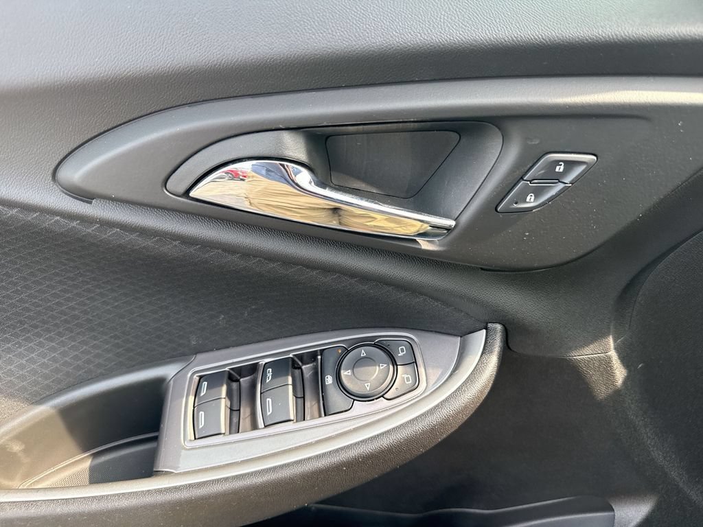 Used 2025 Chevrolet Malibu LT FWD image 25